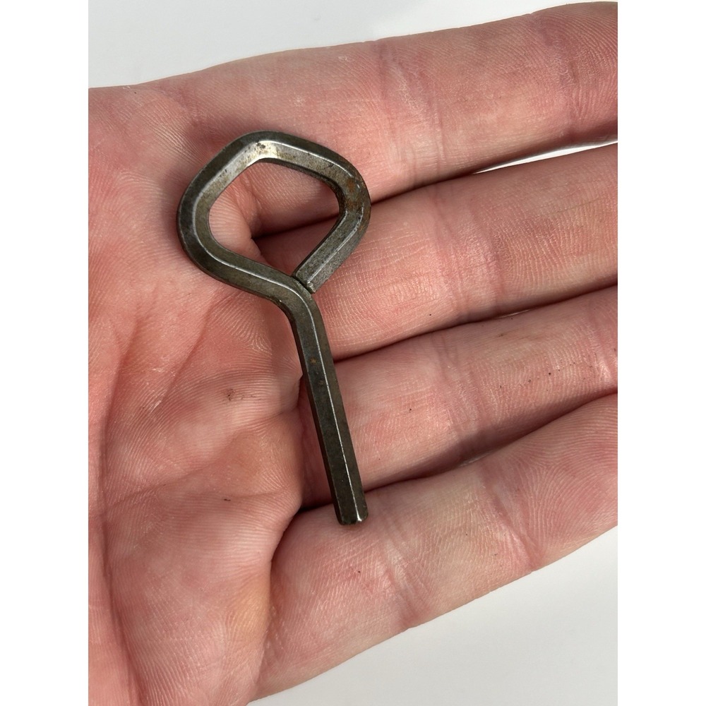 Vintage Standard Hex Dogging Key - Picture 6 of 7